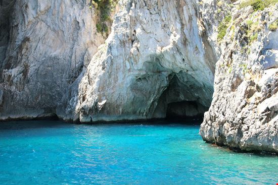 Grotta Azzurra Grotta Azzurra gvictoria - Shutterstock.com 