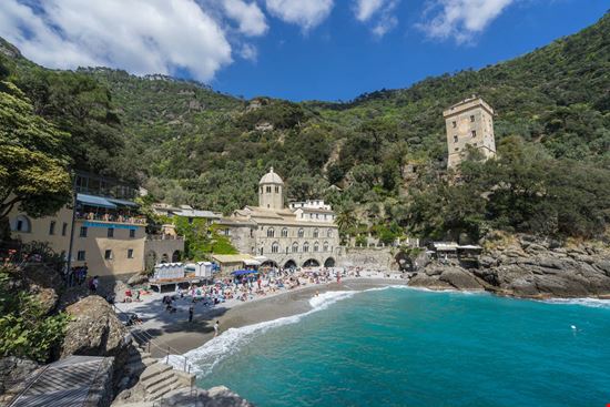 San Fruttuoso San Fruttuoso Francesco Bonino / Shutterstock.com 