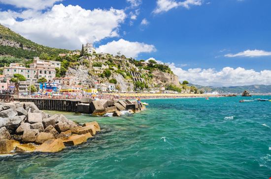 Vietri sul Mare Vietri sul Mare Darios / Shutterstock.com 