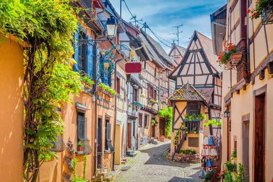 Eguisheim Eguisheim canadastock - Shutterstock.com 