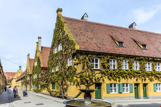 Fuggerei Fuggerei travelview / Shutterstock.com 