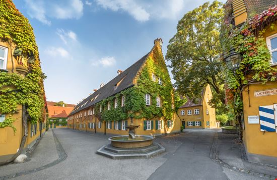 Fuggerei Fuggerei Yuri Turkov  Shutterstock.com 