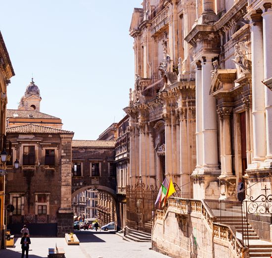 Via Crociferi Catania bepsy / Shutterstock.com 
