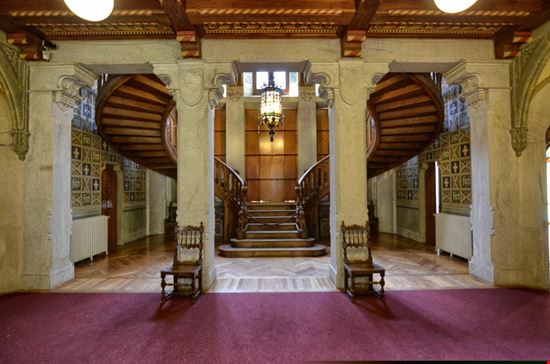 Castel Savoia Il castello da favola della Valle d'Aosta Massimo Parisi / Shutterstock.com 