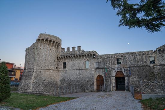 Avezzano Il Castello siete_vidas - Shutterstock.com 