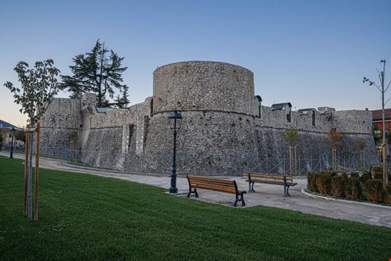 Avezzano Il Castello siete_vidas - Shutterstock.com 