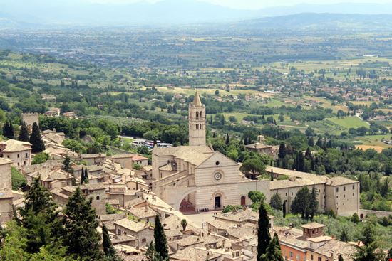 The Basilica of Santa Chiara Assisi Daniele Novati - Shutterstock.com 