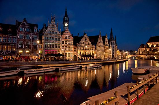 Gand Gand Botond Horvath - Shutterstock.com 