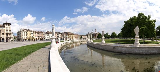Prato della Valle Prato della Valle Mor65_Mauro Piccardi / Shutterstock.com 