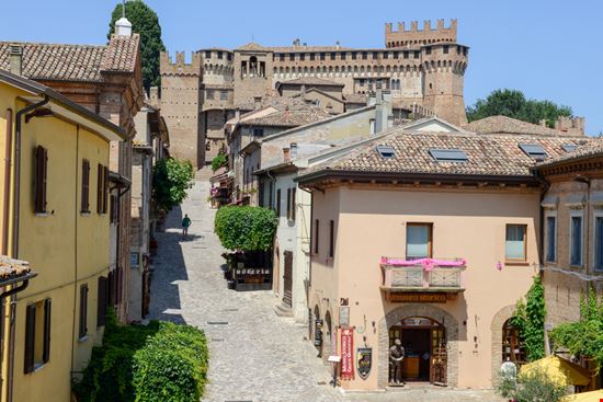 Gradara Gradara Stefano Ember / Shutterstock.com 