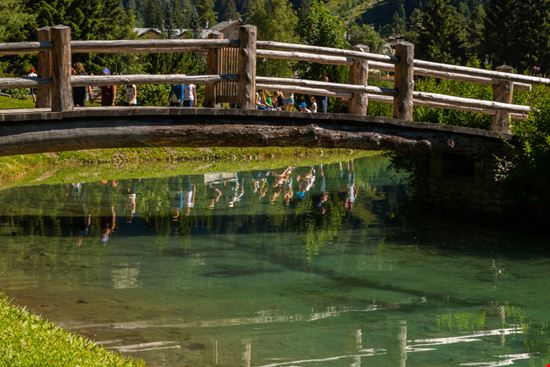 Lago Gover Lago Gover gab90 - Shutterstock.com 