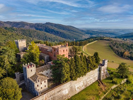 Castello di Brolio Castello di Brolio @Ossiridian, Istock.com/solo uso editoriale 