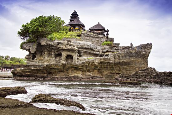 Tanah Lot Tanah Lot saiko3p - Shutterstock.com 