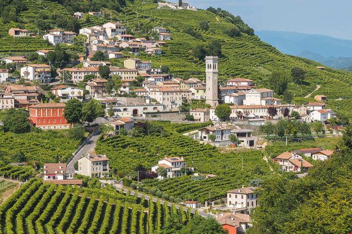 Tra le colline del Valdobbiadene c'è l'unica e sola osteria senz'oste d'Italia: ecco qual è, dove si trova e come funziona se l'oste non c'è