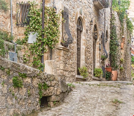 Civitella del Tronto Civitella del Tronto lorenza62 - Shutterstock.com 