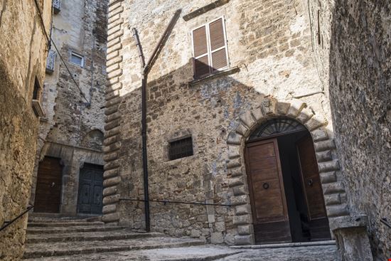 Civitella del Tronto Civitella del Tronto Claudio Giovanni Colombo - Shutterstock.com 