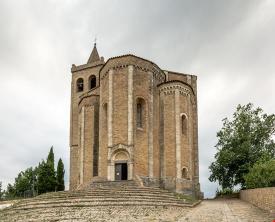 Chiesa di Santa Maria della Rocca Chiesa di Santa Maria della Rocca lorenza62 - Shutterstock.com 