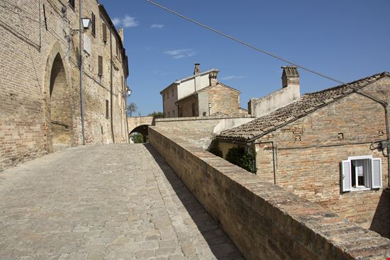 Moresco Il borgo di Moresco stock.adobe.com 