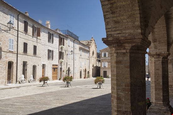 Moresco Il borgo di Moresco stock.adobe.com 