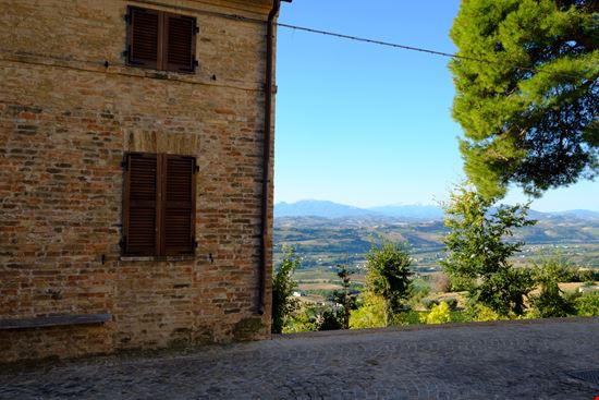 Moresco Il borgo di Moresco stock.adobe.com 