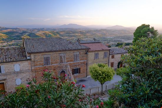 Moresco Il borgo di Moresco stock.adobe.com 