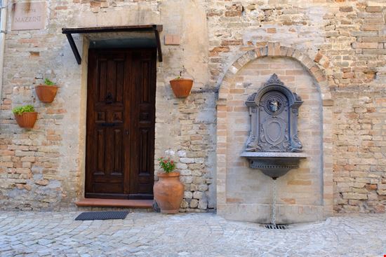 Moresco Il borgo di Moresco stock.adobe.com 