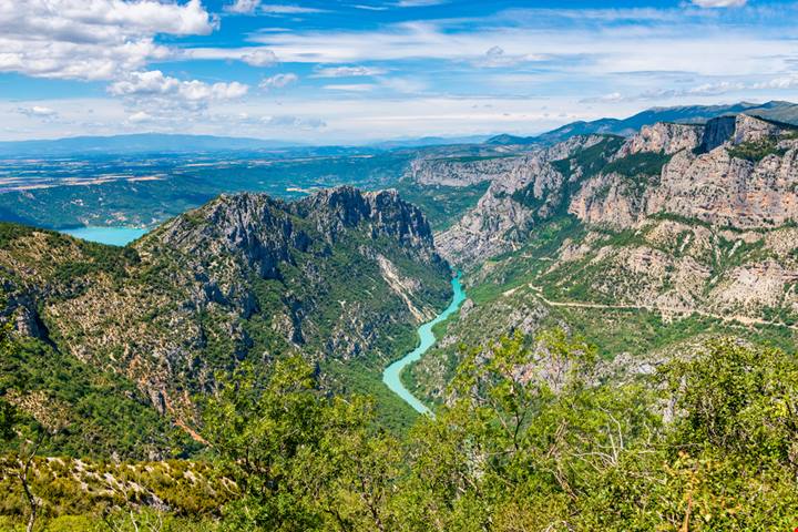 È questo l'unico e solo Grand Canyon d'Europa, ed è così spettacolare che non rimpiangerai neanche per un attimo i più celebri canyon americani