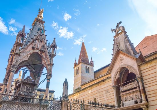 Arche Scaligere Arche Scaligere Gimas - Shutterstock.com 