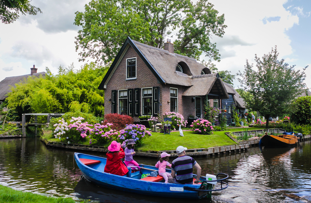 424013108170259_Giethoorn_262603463