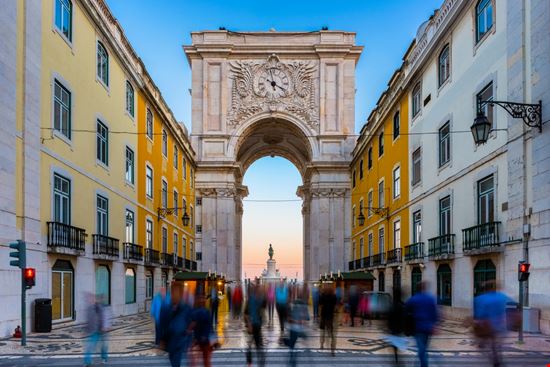 Rua Augusta Rua Augusta Allard One - Shutterstock.com 
