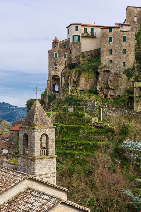 Ceriana Scatti e scorci del borgo Fabio Lotti - Shutterstock.com 