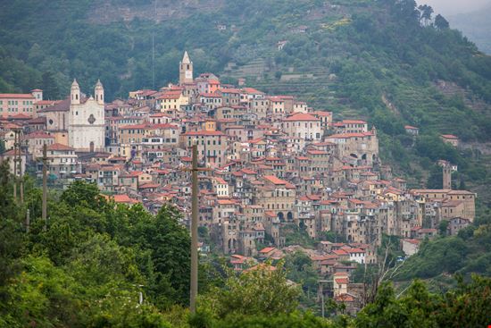 Ceriana Scatti e scorci del borgo 54115341 - Shutterstock.com 