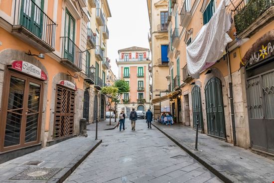 Salerno Il centro storico Takashi Images / Shutterstock.com 