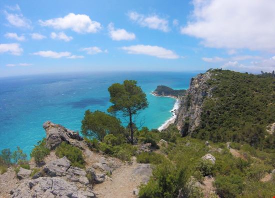 Baia dei Saraceni Scatti della baia Michele Ursi - Shutterstock.com 