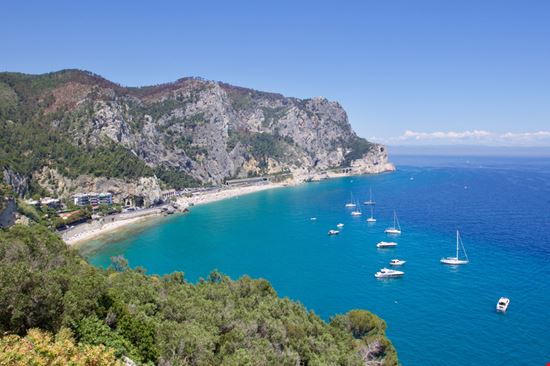 Baia dei Saraceni Scatti della baia Claudio Soldi - Shutterstock.com 
