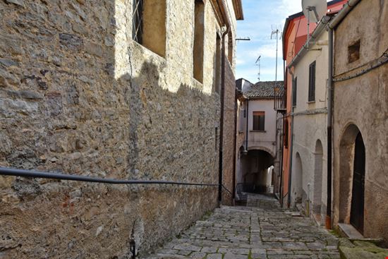 Civitanova del Sannio Angoli, strade e case del borgo Giambattista Lazazzera - Shutterstock.com 