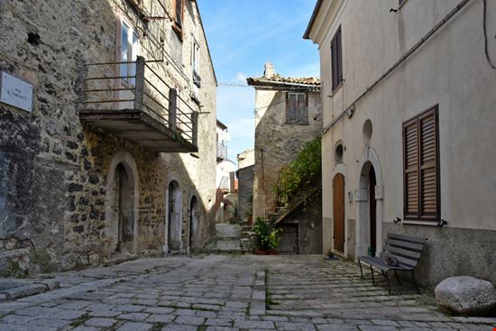 Civitanova del Sannio Angoli, strade e case del borgo Giambattista Lazazzera - Shutterstock.com 