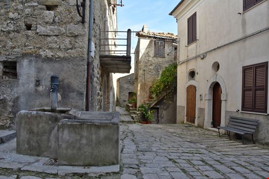 Civitanova del Sannio Angoli, strade e case del borgo Giambattista Lazazzera - Shutterstock.com 