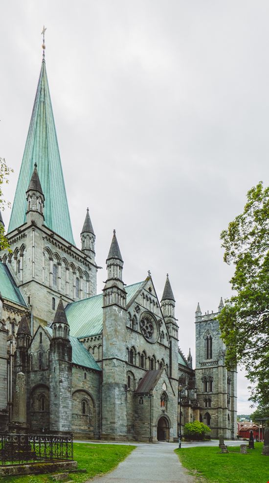 Trondheim Cattedrale di Trondheim kross13 / Shutterstock.com 
