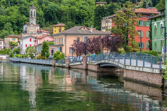 Porto Ceresio una finestra sulla Svizzera AlePana / Shutterstock.com 