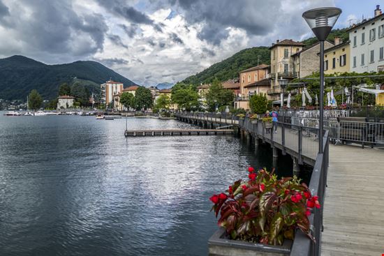 Porto Ceresio una finestra sulla Svizzera AlePana / Shutterstock.com 