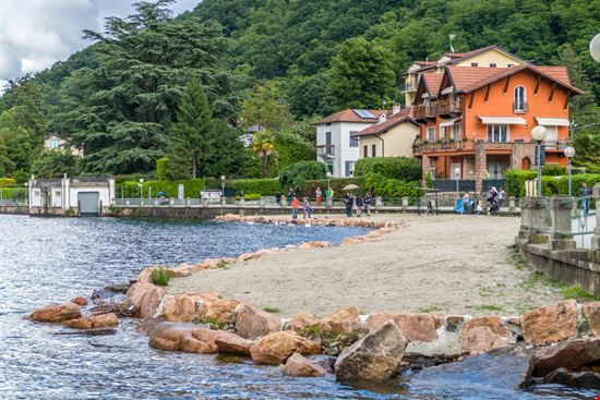 Porto Ceresio una finestra sulla Svizzera AlePana / Shutterstock.com 