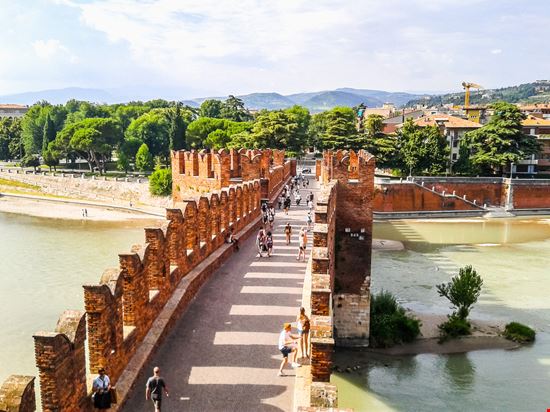 Verona Castelvecchio Claudio Divizia / Shutterstock.com 