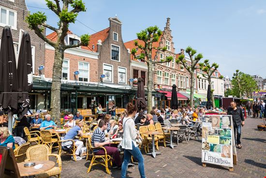 Haarlem La città sui canali a due passi da Amsterdam AsiaTravel / Shutterstock.com 