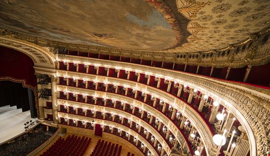 Teatro San Carlo  Teatro San Carlo  photogolfer / Shutterstock.com 