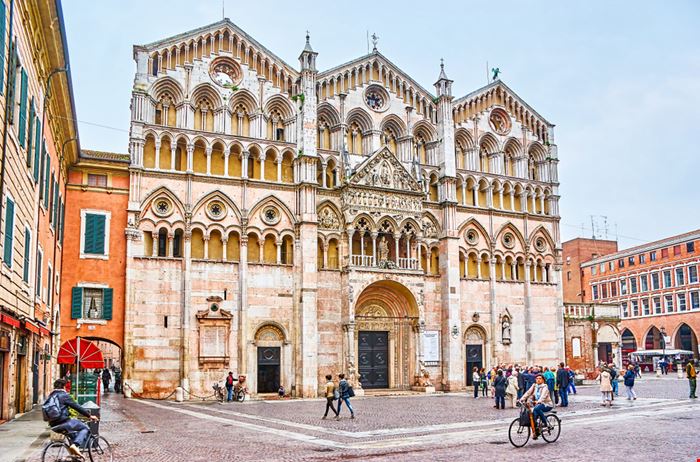 Cattedrale San Giorgio - Cattedrale San Giorgio - eFesenko / Shutterstock.com