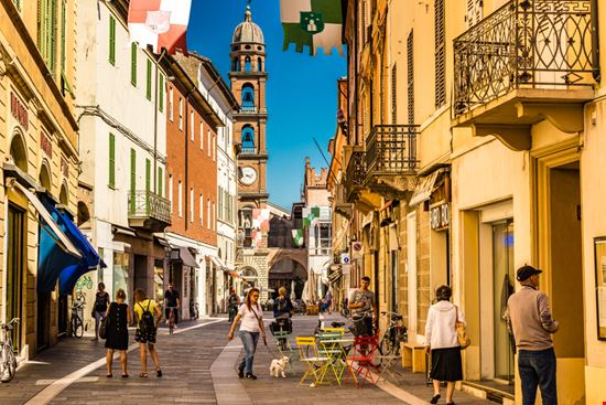 Faenza Faenza GoneWithTheWind / Shutterstock.com 