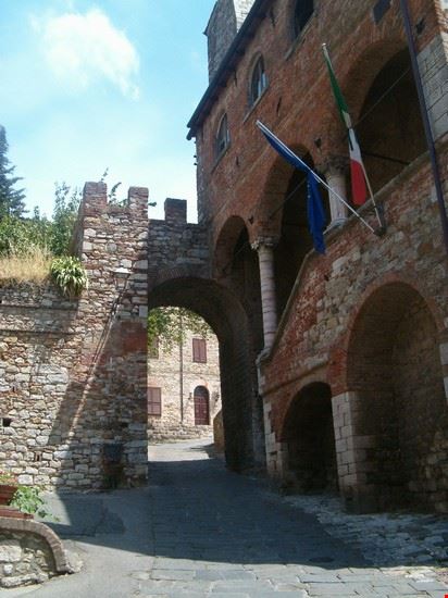  Suvereto  