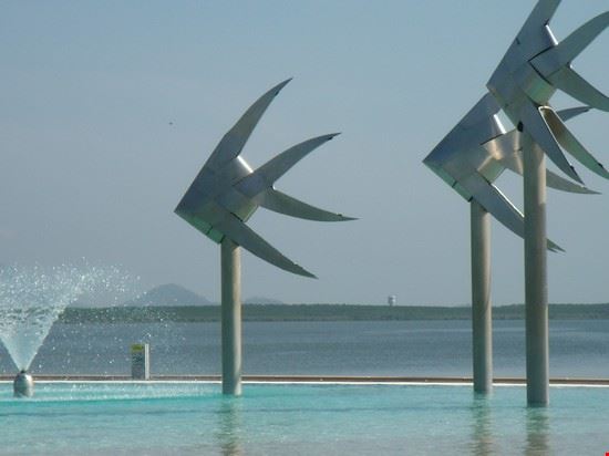  Cairns  