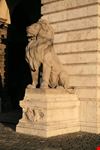 budapest statue vor der ungarischen nationalgalerie